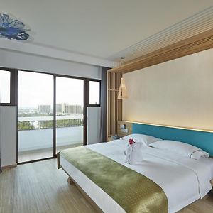 Queen or Twin Room Garden View